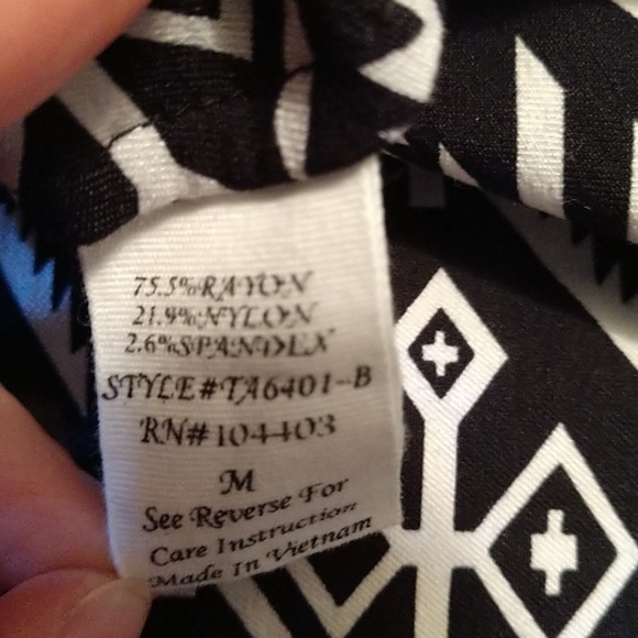 High Waisted Printed Shorts - Picture 3 of 4